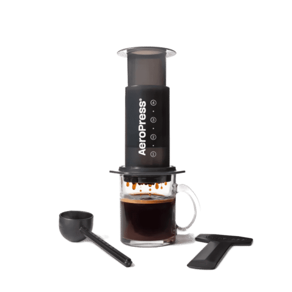 AeroPress kaffebrygger med kop og tilbehør