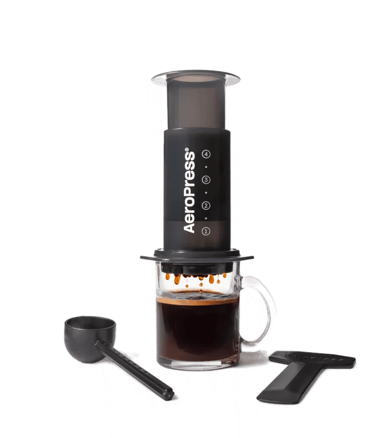 AeroPress kaffebrygger med kop og tilbehør